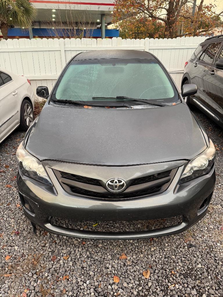 2013 Toyota Corolla LE's photo