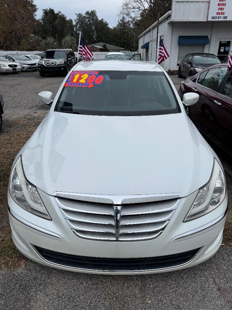 2013 Hyundai Genesis 3.8's photo